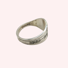 Load image into Gallery viewer, United Nations Spoon Ring - size U - Silver Rose Jewellery