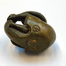 Load image into Gallery viewer, Possum holding tail- bronze miniature by Silvio Apponyi