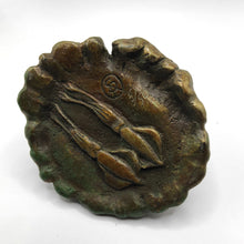 Load image into Gallery viewer, Sealion Bull with 2 Squid – Limited Edition 5/50 - Silvio Apponyi OAM