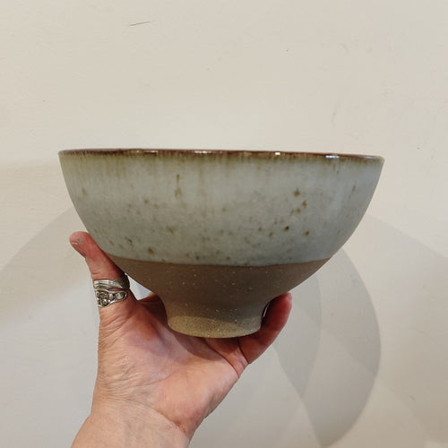 Stoneware bowl with ash glaze and bare clay 3