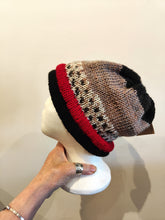 Load image into Gallery viewer, Hand knitted hat #182 - Loris Abercrombie