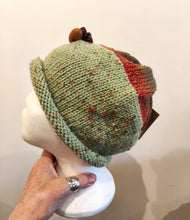 Load image into Gallery viewer, Hand knitted hat #185 - Loris Abercrombie