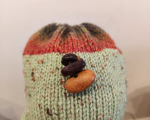Load image into Gallery viewer, Hand knitted hat #185 - Loris Abercrombie