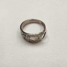 Load image into Gallery viewer, Vintage Sterling Silver Mackinac Island Michigan Souvenir Spoon Ring - size P