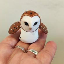 Load image into Gallery viewer, Articulated 3D printed Barn Owl - CallanMorrison