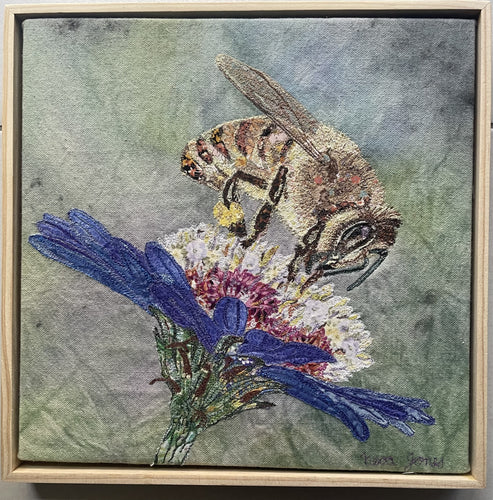 Honey Bee on Cornflower - Machine thread painting on fabric and canvas - Neva Jones