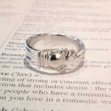 Load image into Gallery viewer, Manchester - Copenhagen spoon ring - size W - Silver Rose Jewellery