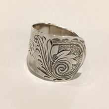 Load image into Gallery viewer, Art Nouveau spoon ring - size P