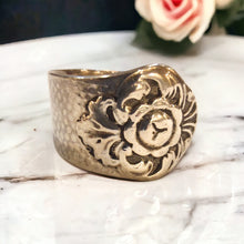 Load image into Gallery viewer, Vintage Norwegian Silver ring - Dovre Pattern - Silver Rose Jewellery