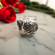 Load image into Gallery viewer, 1908 Antique Sterling Silver Fleur de Lis Spiral Spoon Ring - Size R