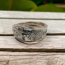 Load image into Gallery viewer, Vintage Sterling Silver Chicago Souvenir Spoon Ring - Size R