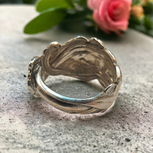 Load image into Gallery viewer, Vintage Sterling Silver Floral Spoon Ring (1915-1930) - size P