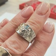 Load image into Gallery viewer, Vintage Sterling Silver Illinois Souvenir Spoon Ring - Size M