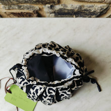 Load image into Gallery viewer, Black and White Evening Bag - Pen Morrison