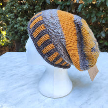 Load image into Gallery viewer, Hand knitted hat #142 - Loris Abercrombie