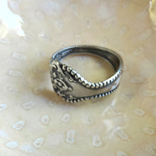 Load image into Gallery viewer, 1900 Vintage Sterling Silver Raleigh Spoon Ring - size V