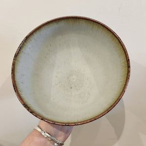 Stoneware bowl with ash glaze and bare clay 2