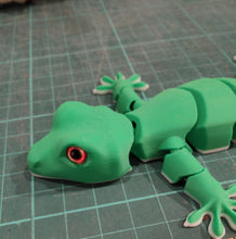 Load image into Gallery viewer, Articulated 3D printed Green Gecko #2