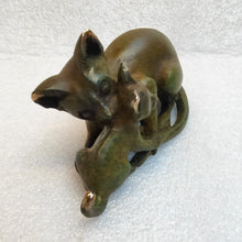 Load image into Gallery viewer, Bronze miniature by Silvio Apponyi - Cat grooming kitten