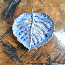 Load image into Gallery viewer, Blue leaf plate - Tatty K