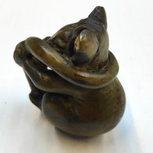 Load image into Gallery viewer, Possum holding tail- bronze miniature by Silvio Apponyi