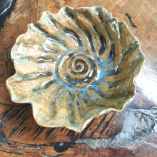 Load image into Gallery viewer, Medium wave bowl - Tatty K