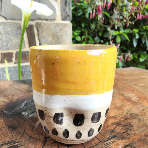 Dimple Mug - Yellow rim - Lynne Asquith