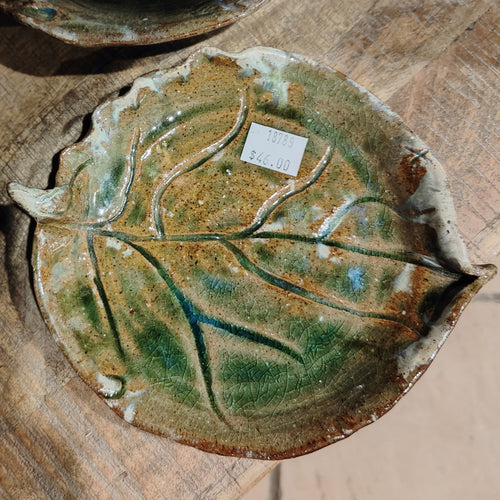 Hand carved leaf plate - small - Tatty K