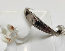 Load image into Gallery viewer, silver sugar tong bangle