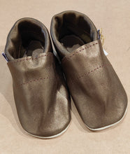 Load image into Gallery viewer, Metallic gold star punch shoe - L - Anomaly Leathers