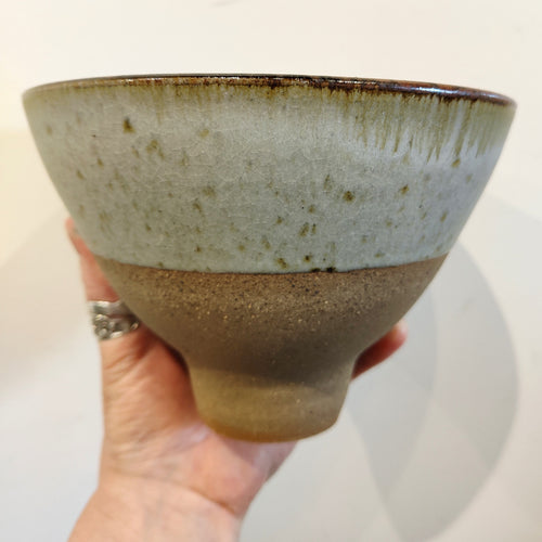 Stoneware bowl with ash glaze and bare clay 1