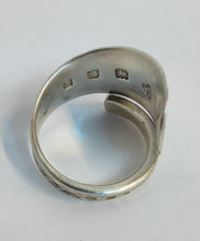Load image into Gallery viewer, Vintage 1929 Harrods Sterling Silver Ring - Silver Rose Jewellery