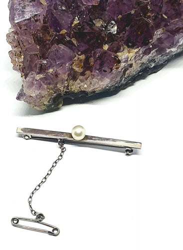 Vintage Sterling Silver Bar Brooch with pearl and safety chain.